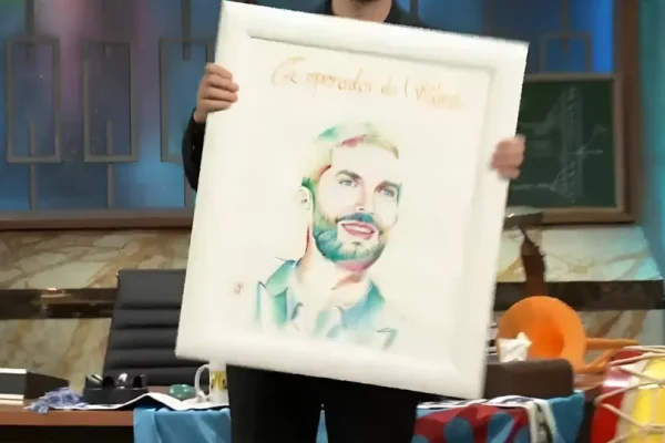 Exposición de retrato de David Broncano en La Revuelta