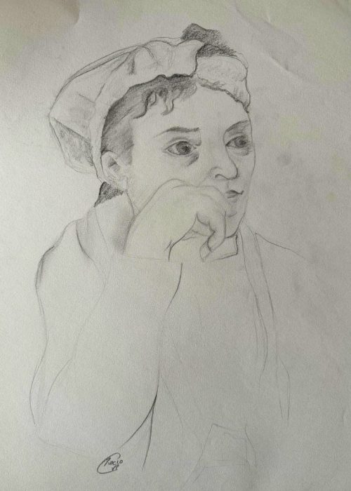 Una mujer sentada junto a un jarrón de flores 1 - Rocío Vazquez